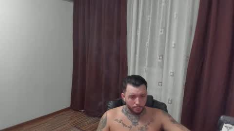 Snapshot of s1nmaster chatting on 12-16-25, 09:20 s1nmaster online show from 12-16-25, 09:20