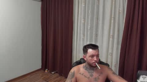 Snapshot of s1nmaster chatting on 12-18-25, 01:11 s1nmaster online show from 12-18-25, 01:11