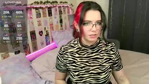 Snapshot of s_katekisa_ss chatting on 02-26-25, 02:14 Kate online show from 02-26-25, 02:14