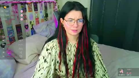 Snapshot of s_katekisa_ss chatting on 09-24-25, 10:35 Kate online show from 09-24-25, 10:35