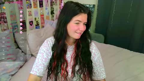 Snapshot of s_katekisa_ss chatting on 11-04-25, 10:53 Kate online show from 11-04-25, 10:53