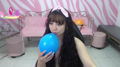 Snapshot of saabrina_ chatting on 10-17-25, 01:14 Sabrina online show from 10-17-25, 01:14