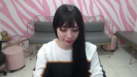 Snapshot of saabrina_ chatting on 11-18-25, 01:04 Sabrina online show from 11-18-25, 01:04