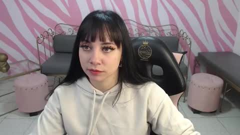 Snapshot of saabrina_ chatting on 12-14-25, 01:27 Sabrina online show from 12-14-25, 01:27