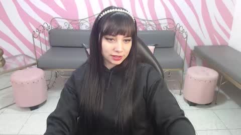 Snapshot of saabrina_ chatting on 12-15-25, 01:26 Sabrina online show from 12-15-25, 01:26