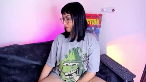 Snapshot of saam_collins69 chatting on 11-23-25, 05:40 Val online show from 11-23-25, 05:40