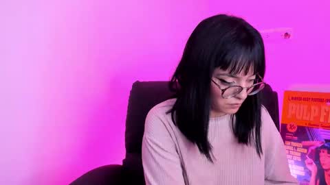 Snapshot of saam_collins69 chatting on 12-18-25, 05:13 Val online show from 12-18-25, 05:13