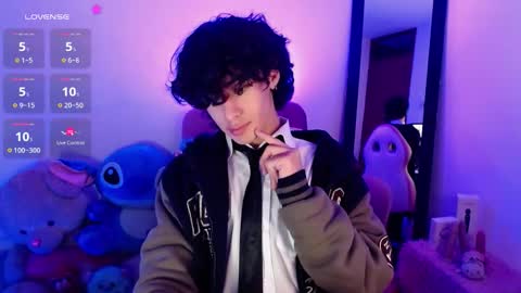 Snapshot of saanti_foxs chatting on 09-22-25, 02:02 Santi online show from 09-22-25, 02:02