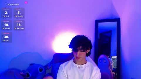 Snapshot of saanti_foxs chatting on 09-23-25, 03:20 Santi online show from 09-23-25, 03:20