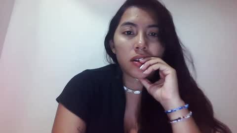 Snapshot of saavaghechick chatting on 03-11-25, 01:48 Jeane online show from 03-11-25, 01:48