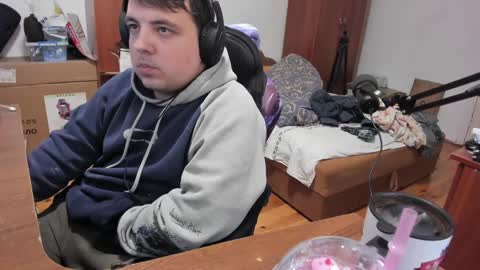 1141323  my Lord Mister Max   moms treasure online show from 12-23-24, 07:49