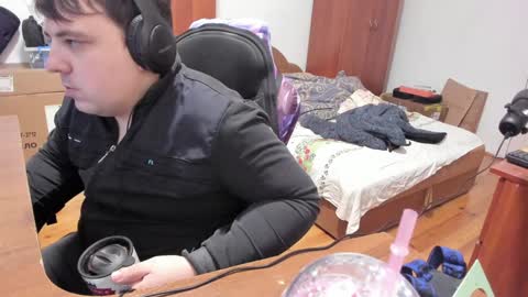 1141323  my Lord Mister Max   moms treasure online show from 01-01-25, 10:35