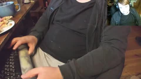 1141323  my Lord Mister Max   moms treasure online show from 09-14-25, 09:25