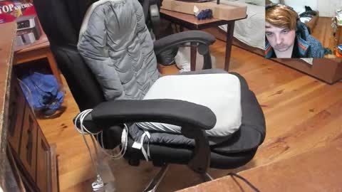 1141323  my Lord Mister Max   moms treasure online show from 10-21-25, 12:44