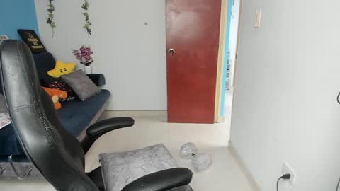 Angie  online show from 02-08-25, 04:57