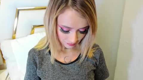 . Sabrina Cole . online show from 01-04-25, 03:07