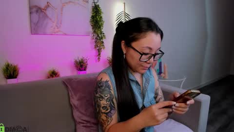 Snapshot of sabrina_sven chatting on 11-19-25, 12:21 GMT7TueWedThuFriSatSun 0100am-0700am online show from 11-19-25, 12:21