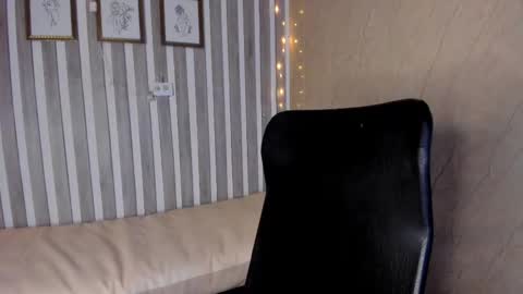 mariana  online show from 02-12-25, 02:24