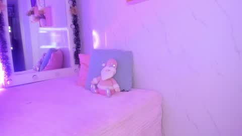 Snapshot of sabrinahims_ chatting on 11-27-25, 02:13 mariana online show from 11-27-25, 02:13