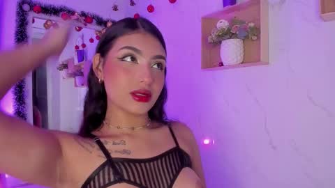 Snapshot of sabrinahims_ chatting on 11-30-25, 06:39 mariana online show from 11-30-25, 06:39