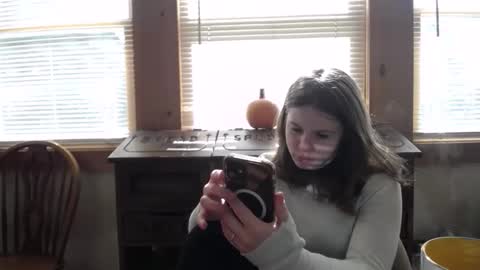 Sabrina online show from 10-17-25, 03:58