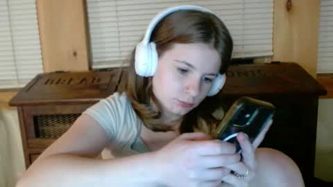 Sabrina online show from 10-25-25, 12:51