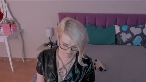 Sabrina MacMarren online show from 01-27-25, 11:43