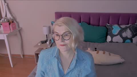 Sabrina MacMarren online show from 01-28-25, 06:27