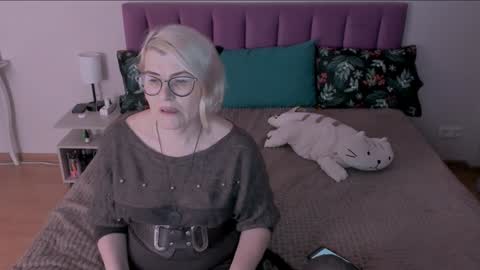 Sabrina MacMarren online show from 02-07-25, 07:38