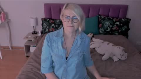 Sabrina MacMarren online show from 02-27-25, 07:37