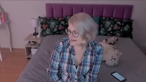 Sabrina MacMarren online show from 03-07-25, 06:54