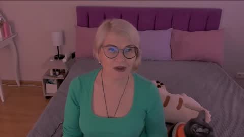 Sabrina MacMarren online show from 03-10-25, 12:37