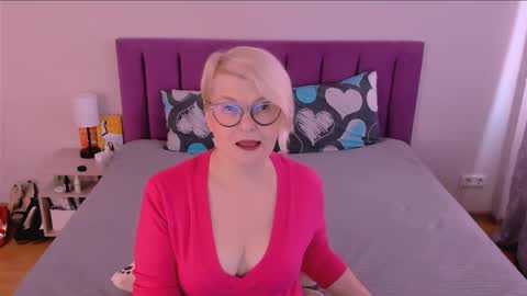 Sabrina MacMarren online show from 10-11-25, 12:15