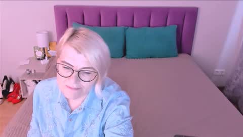 Sabrina MacMarren online show from 11-02-25, 01:13