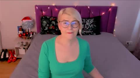 Sabrina MacMarren online show from 01-11-26, 09:03