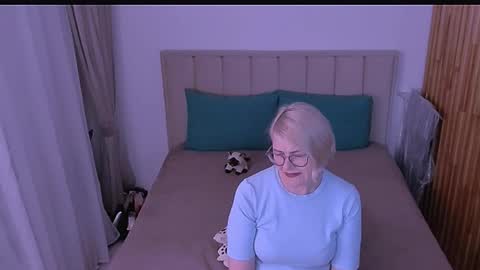 Sabrina MacMarren online show from 04-24-26, 06:21