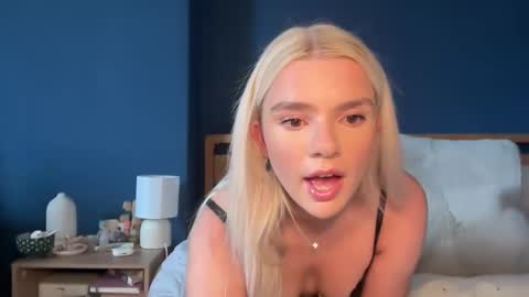 sabrina online show from 09-18-25, 02:52