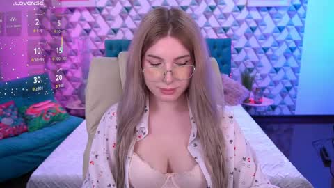 Snapshot of sabrinamuse chatting on 05-07-26, 06:41 Sabrina online show from 05-07-26, 06:41