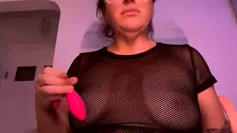 Sabrina online show from 12-20-25, 01:02