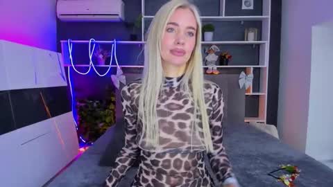 Sabrina online show from 12-14-25, 12:54