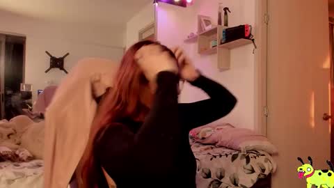 Snapshot of sabrinawiid chatting on 01-12-26, 02:06 Sabrina online show from 01-12-26, 02:06