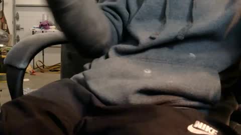 Snapshot of sacalaschichiss chatting on 12-18-25, 08:53 Dee online show from 12-18-25, 08:53