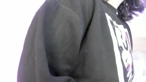 Snapshot of sachi_meow chatting on 02-12-25, 11:51 Ig online show from 02-12-25, 11:51