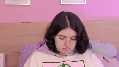 Snapshot of sachi_meow chatting on 02-20-25, 02:24 Ig online show from 02-20-25, 02:24