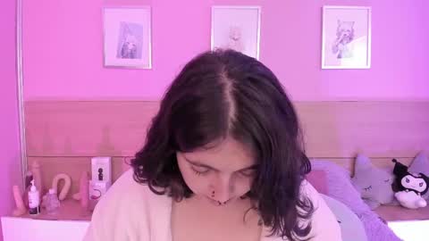 Snapshot of sachi_meow chatting on 03-12-25, 01:30 Ig online show from 03-12-25, 01:30