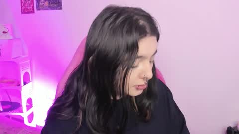 Snapshot of sachi_meow chatting on 09-20-25, 01:01 Ig online show from 09-20-25, 01:01