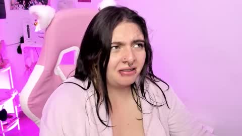 Snapshot of sachi_meow chatting on 11-10-25, 12:04 Ig online show from 11-10-25, 12:04