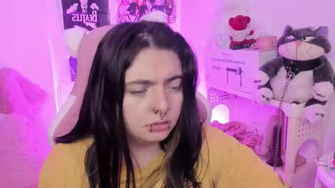 Snapshot of sachi_meow chatting on 12-14-25, 11:48 Ig online show from 12-14-25, 11:48