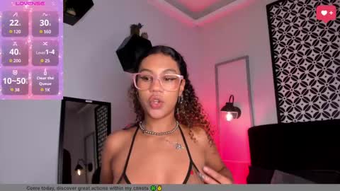 Sophie online show from 09-16-25, 04:46
