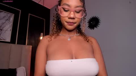 Sophie online show from 11-20-25, 05:40